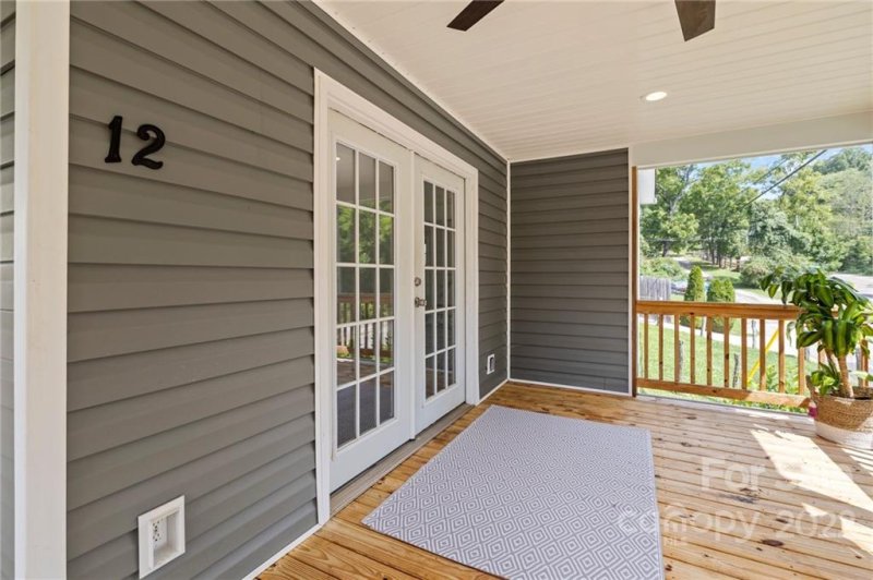 Property image 2 at 12 Hemlock Drive, Asheville, NC 28806