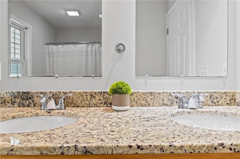 Property image 5 at 12 Hemlock Drive, Asheville, NC 28806