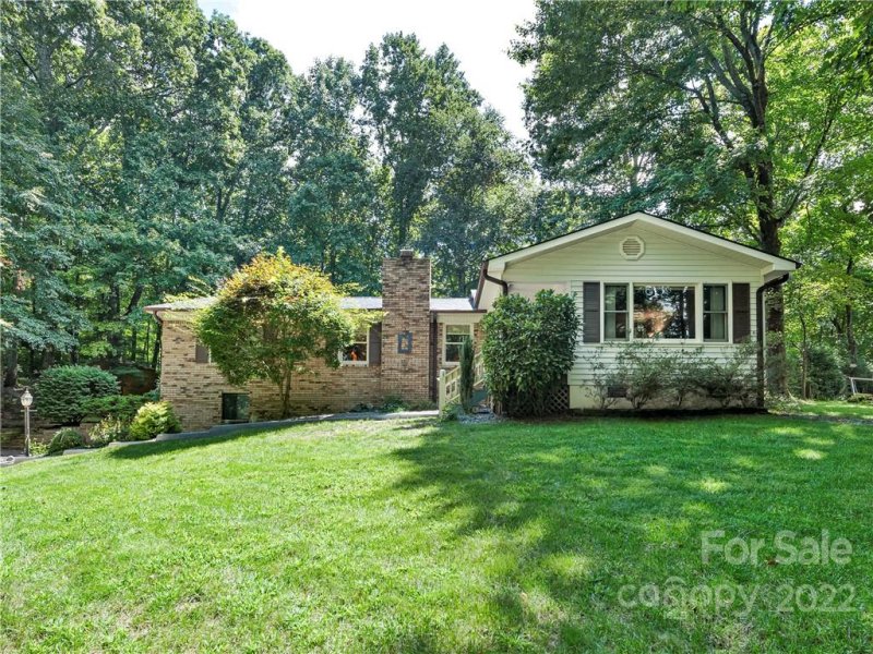 Property image 2 at 252 Haywood Knolls Drive, Hendersonville, NC 28791