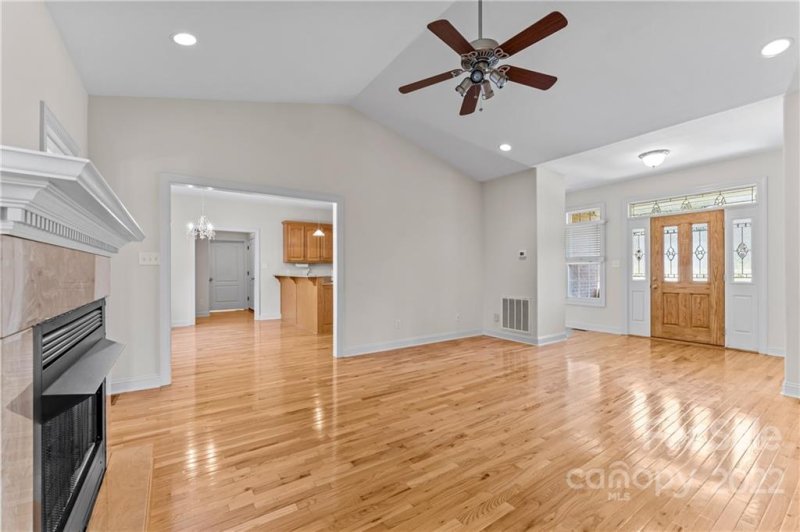 Property image 3 at 4305 Cottingham Drive, Hickory, NC 28602