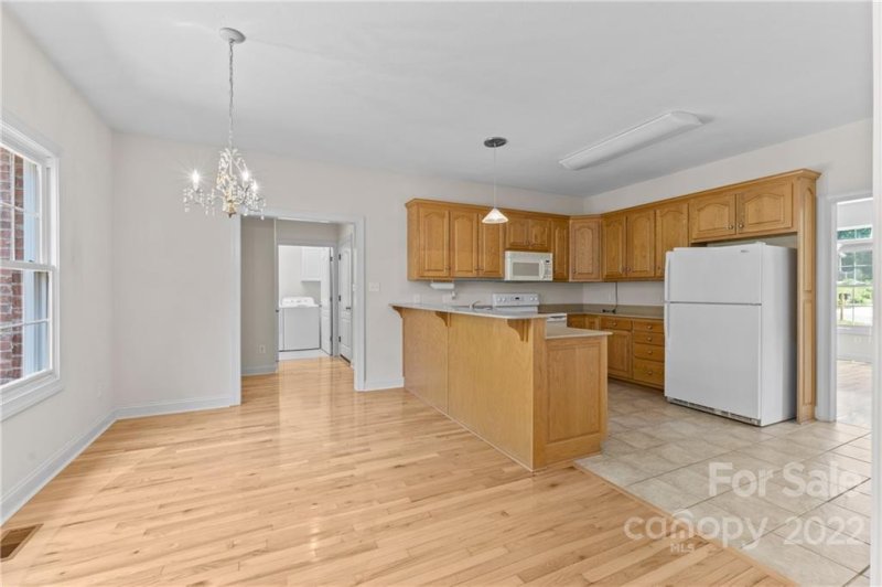 Property image 5 at 4305 Cottingham Drive, Hickory, NC 28602