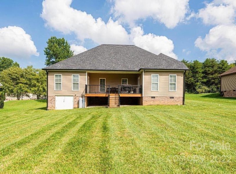 Property image 3 at 5885 Pinewinds Drive, Hickory, NC 28602