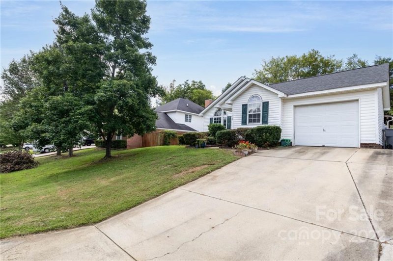 Property image 3 at 7302 Flodden Field Court, Charlotte, NC 28217