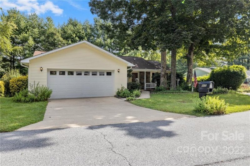 Property image 2 at 665 New Village Drive, Hendersonville, NC 28791