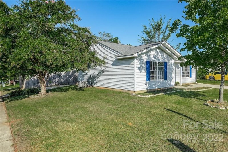 Property image 3 at 2305 Brenly Court, Charlotte, NC 28269