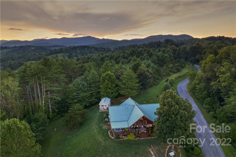 Property image 2 at 407 Highland Creek Drive, Marshall, NC 28753