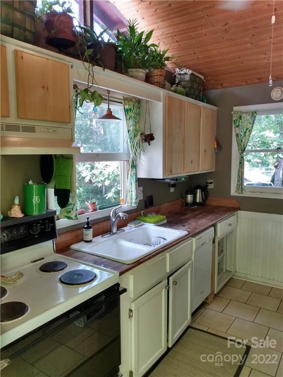 Property image 3 at 14 Cottage Drive, Asheville, NC 28805