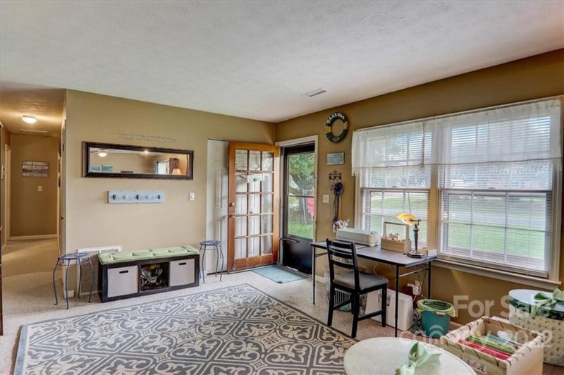 Property image 2 at 25 W Silverleaf Drive, Hendersonville, NC 28739