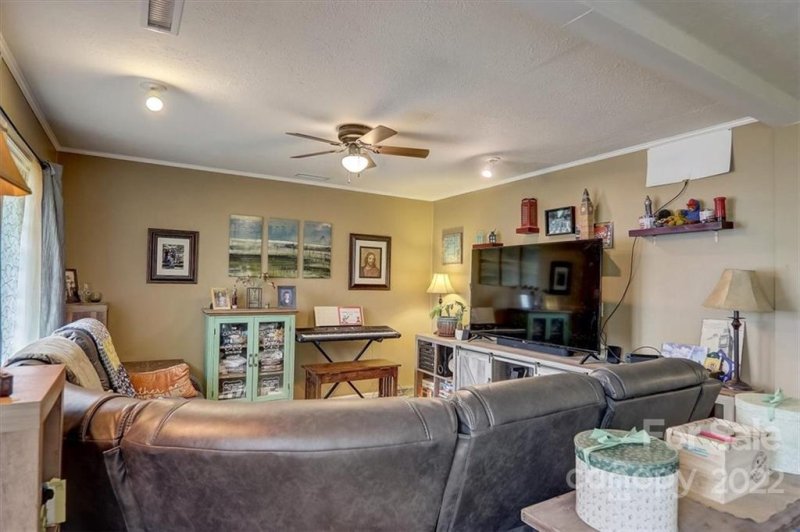 Property image 5 at 25 W Silverleaf Drive, Hendersonville, NC 28739