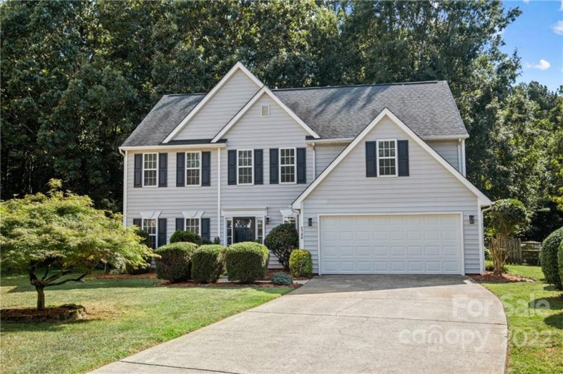 2700 Wild Berry Court