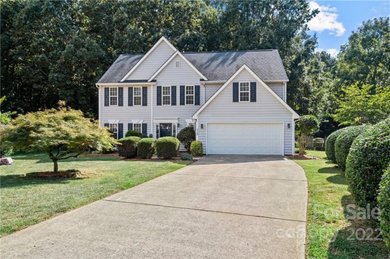 Property image 2 at 2700 Wild Berry Court, Charlotte, NC 28262