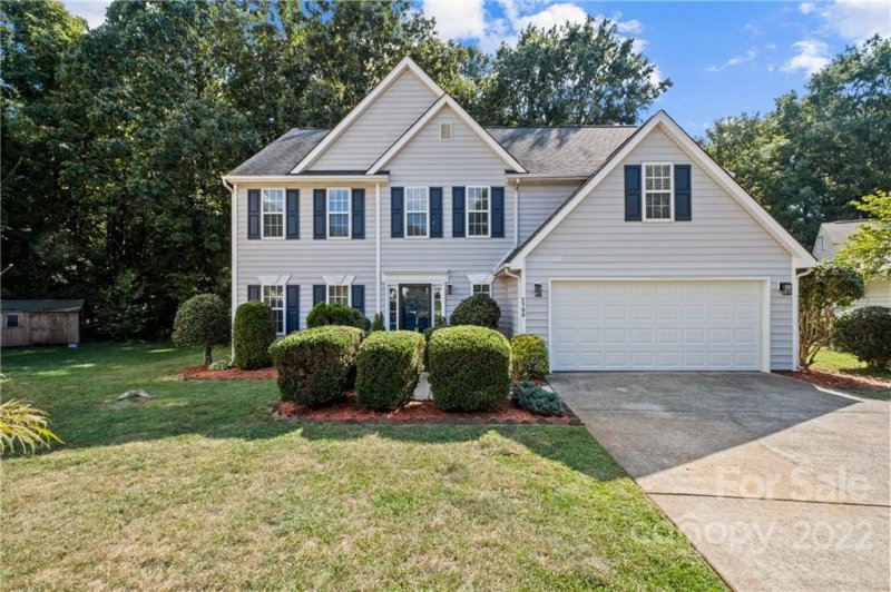 Property image 3 at 2700 Wild Berry Court, Charlotte, NC 28262