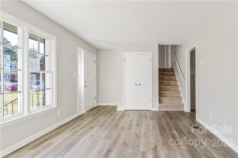 Property image 5 at 306 Short Hills Drive, Charlotte, NC 28217