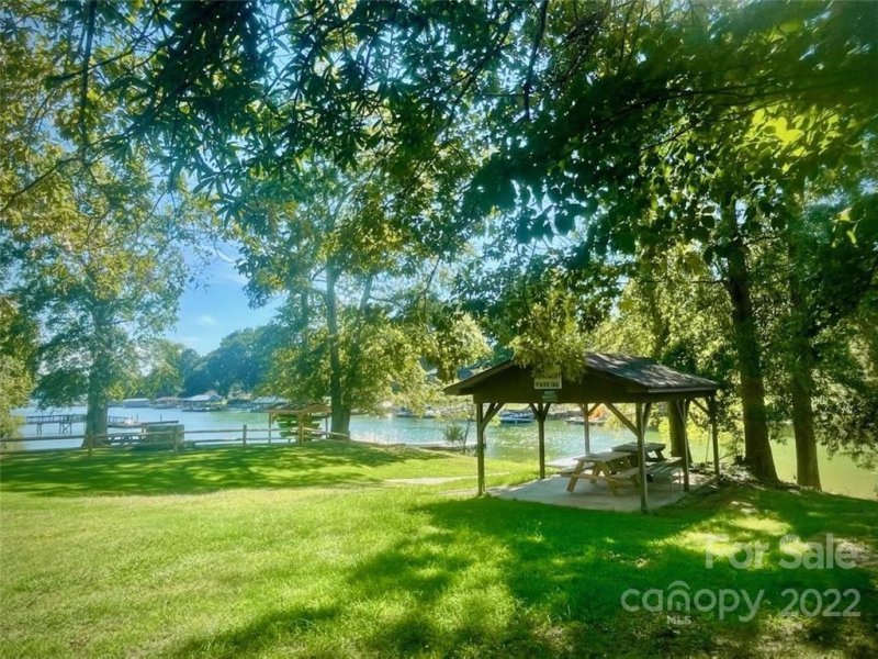 Property image 5 at 105 Brockway Drive, Mooresville, NC 28117