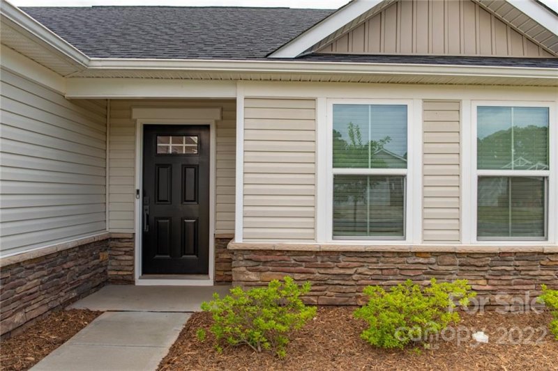 Property image 2 at 5036 Macvittie Lane, Charlotte, NC 28214