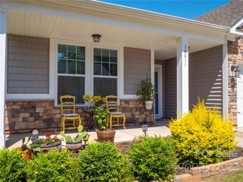 Property image 4 at 10011 Michael Crossing Drive, Charlotte, NC 28213