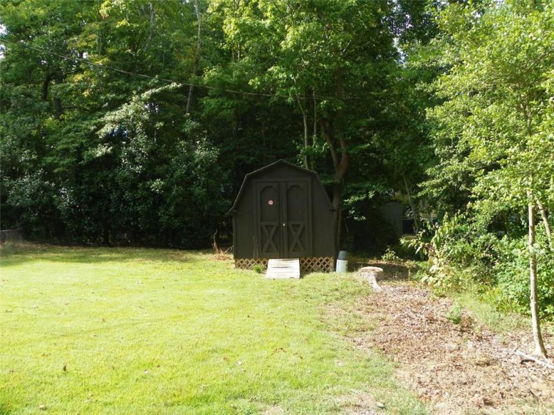 Property image 5 at 217 Eighth Avenue, New London, NC 28127