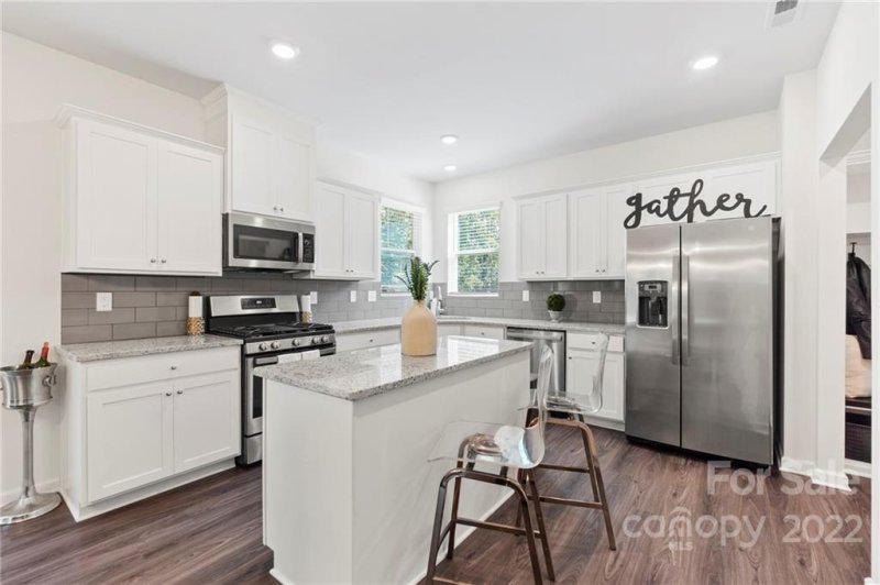 Property image 3 at 2024 Everly Drive, Charlotte, NC 28215