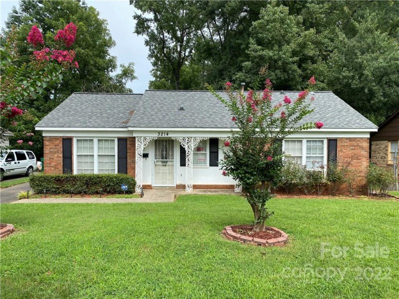 Property image 2 at 3214 Cedarhurst Drive, Charlotte, NC 28269