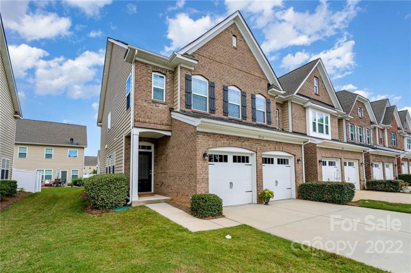 113 Burlingame Court