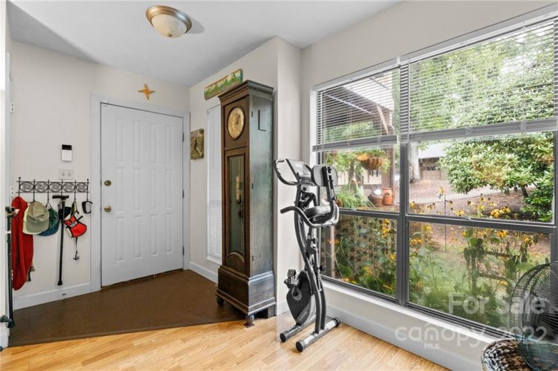 Property image 5 at 9 Ravencroft Lane, Asheville, NC 28803