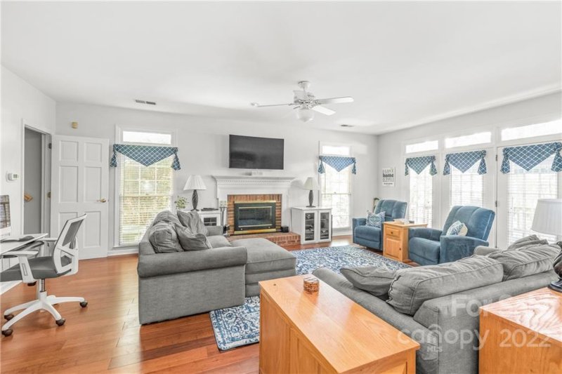 Property image 3 at 10405 Providence Arbours Drive, Charlotte, NC 28270