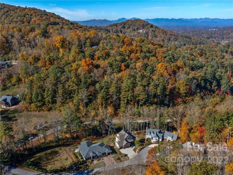Property image 2 at 14 Twinflower Trail, Asheville, NC 28804
