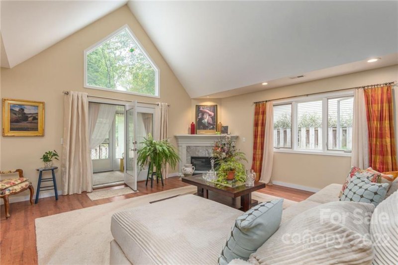 Property image 4 at 25 Honeycomb Circle, Swannanoa, NC 28778