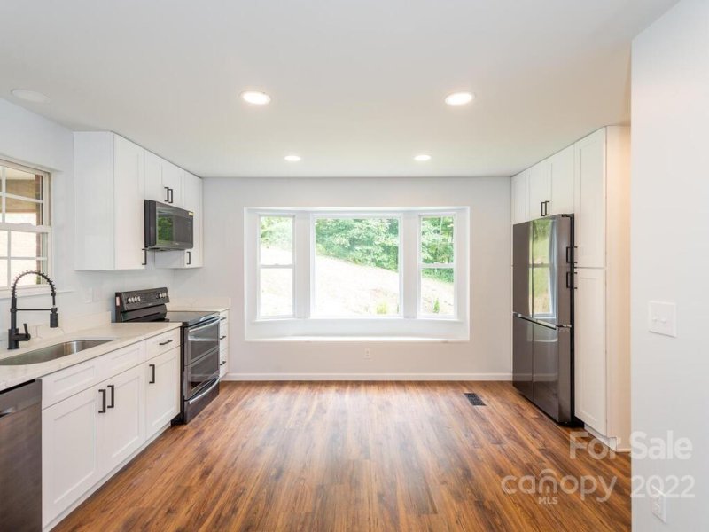 Property image 5 at 22 Indian Knob Road, Asheville, NC 28803