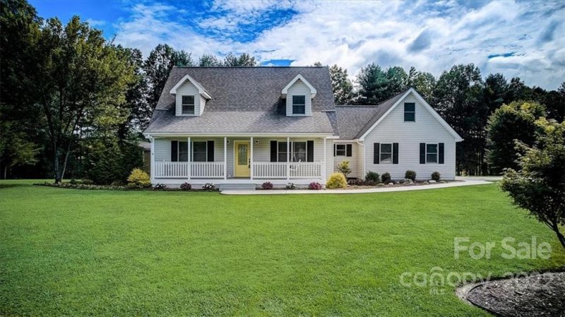 Property image 3 at 70 Terrace Field Trail, Flat Rock, NC 28731