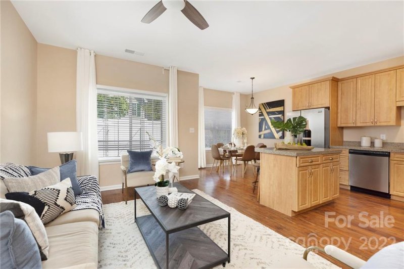 Property image 4 at 2113 Lennoxshire Square Court, Charlotte, NC 28210