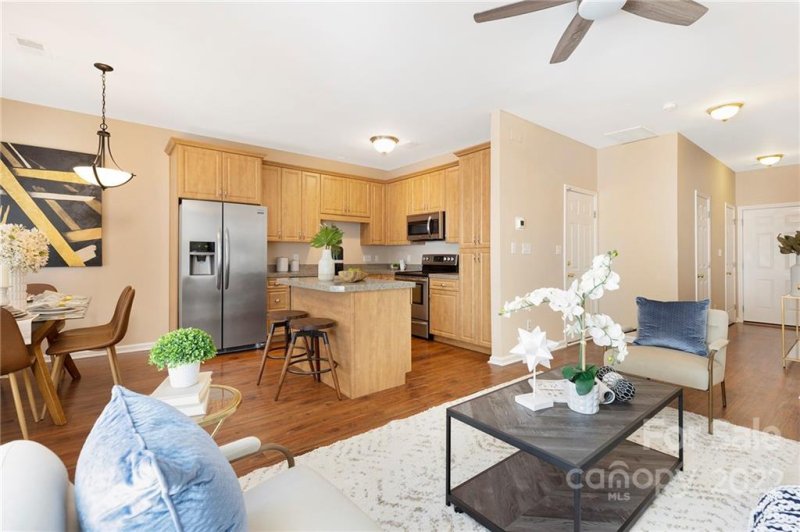 Property image 5 at 2113 Lennoxshire Square Court, Charlotte, NC 28210