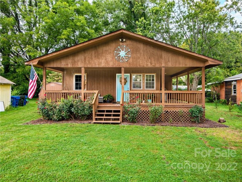 Property image 2 at 528 Westwood Circle, Waynesville, NC 28786