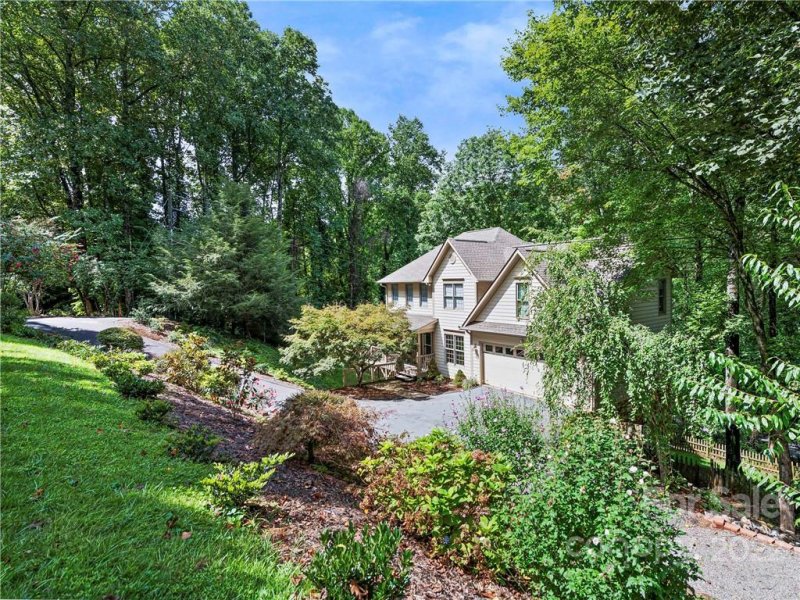 Property image 2 at 102 Galloway Drive, Asheville, NC 28803