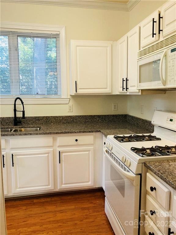 Property image 5 at 5601 Fairview Road, Charlotte, NC 28209