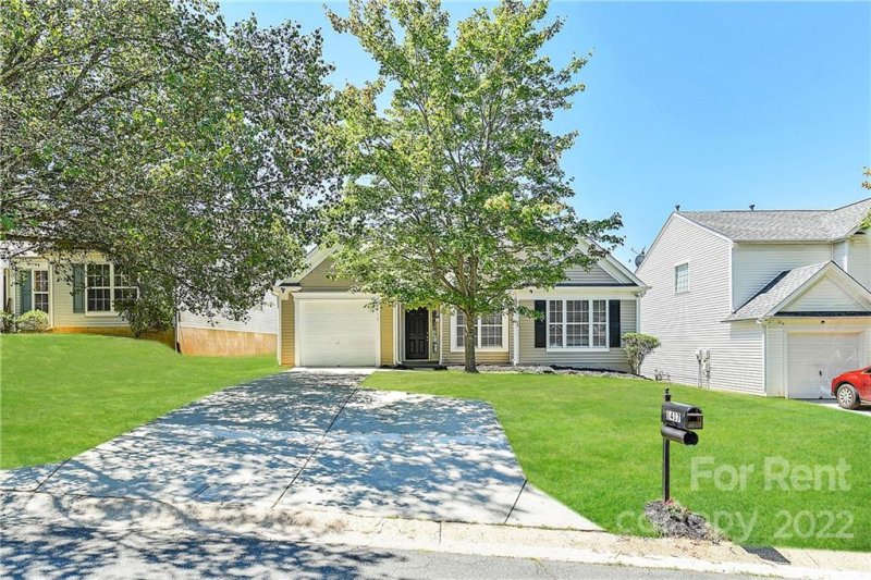 1417 Chimney Rock Court