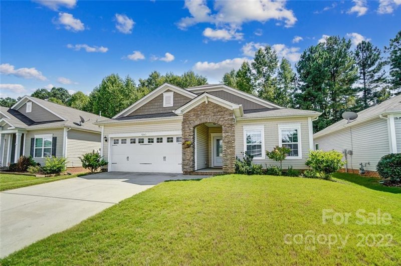 Property image 4 at 9243 Aubrac Lane, Charlotte, NC 28213