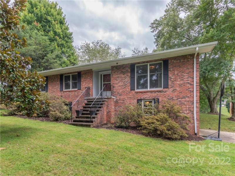 243 Camelot Drive