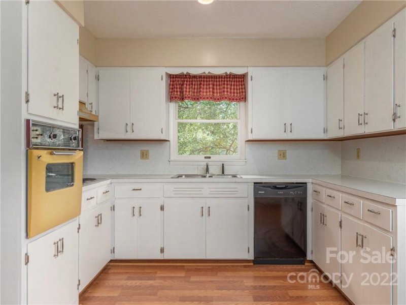Property image 5 at 243 Camelot Drive, Clyde, NC 28721