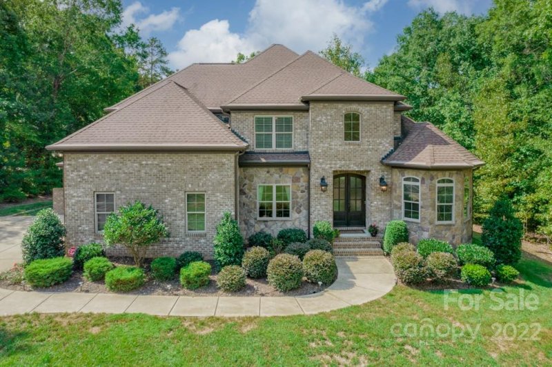 8412 Sarsfield Court