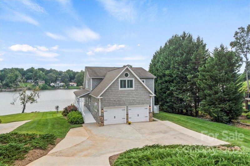 Property image 2 at 5719 Crown Terrace, Hickory, NC 28601