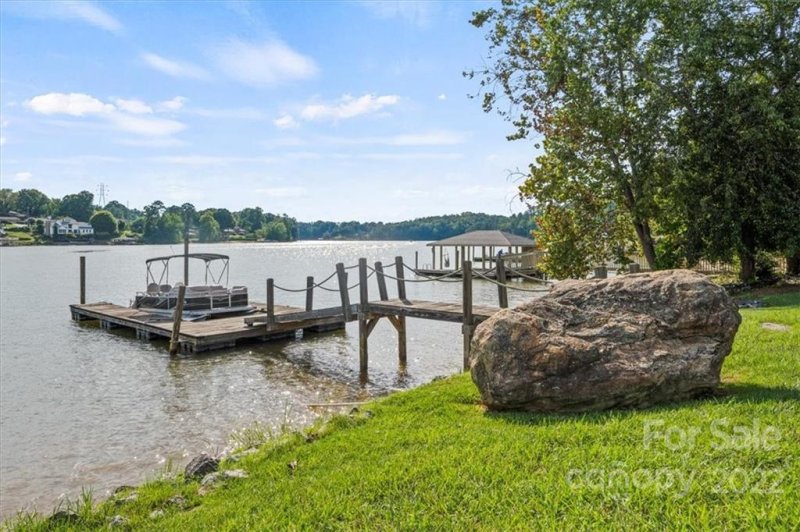 Property image 4 at 5719 Crown Terrace, Hickory, NC 28601