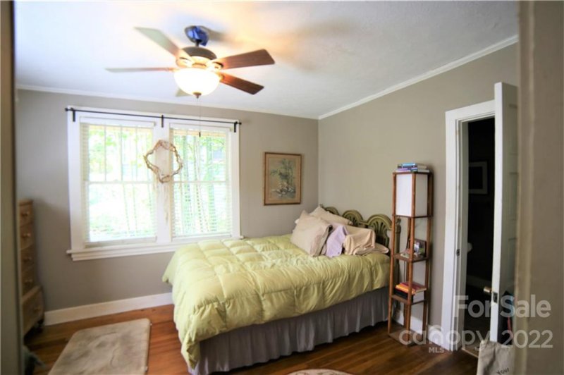 Property image 5 at 86 Annandale Avenue, Asheville, NC 28801