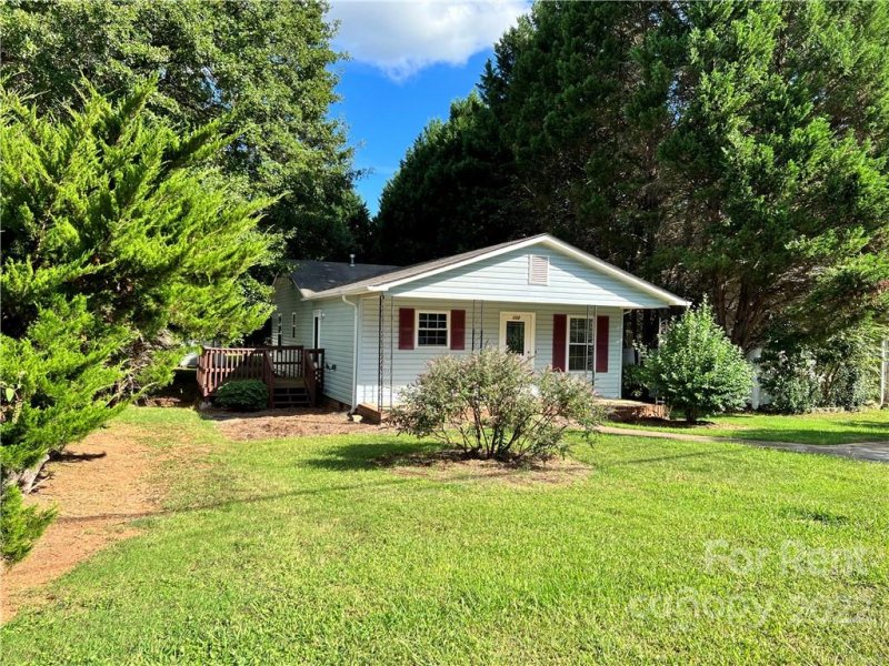 Property image 2 at 112 N 10th Street, Belmont, NC 28012