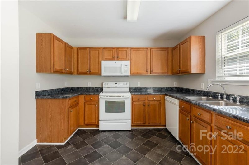 Property image 2 at 5526 Henderson Oaks Drive, Charlotte, NC 28269