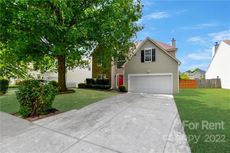 Property image 3 at 5135 Kiev Drive, Charlotte, NC 28216
