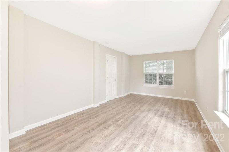 Property image 5 at 5135 Kiev Drive, Charlotte, NC 28216
