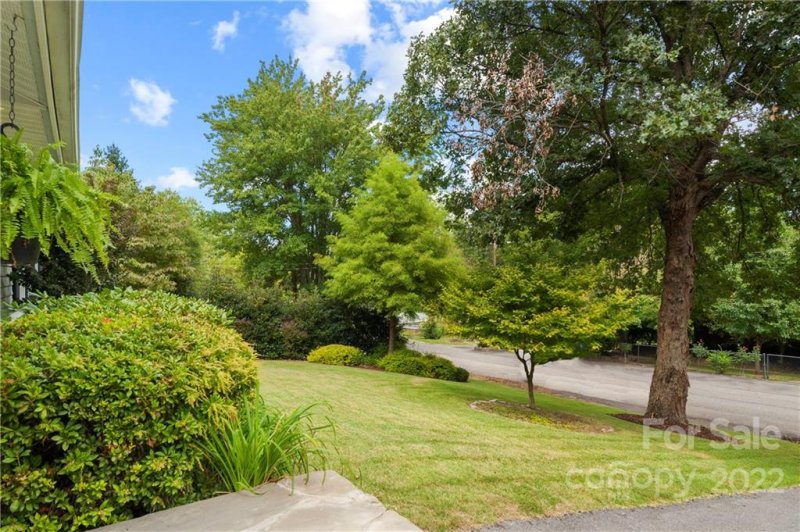 Property image 3 at 18 Grandview Circle, Asheville, NC 28806