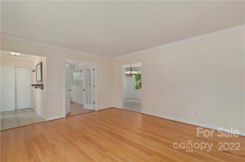 Property image 5 at 18 Grandview Circle, Asheville, NC 28806