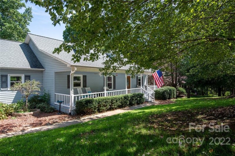 Property image 3 at 3933 3945 Shakespeare Drive, Hickory, NC 28601